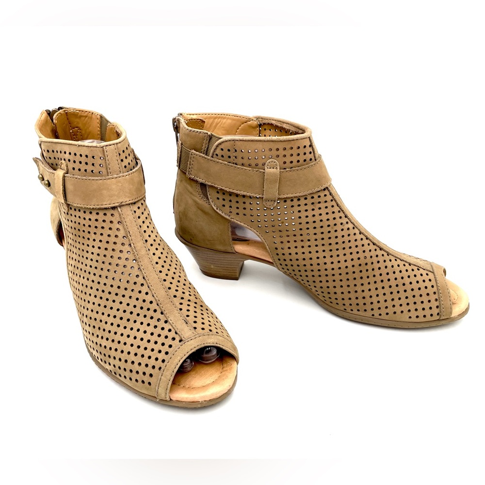 Earth Women’s Bootie Size 9 B Tan Brown Leather Peep Toe Back Zip Block Heel